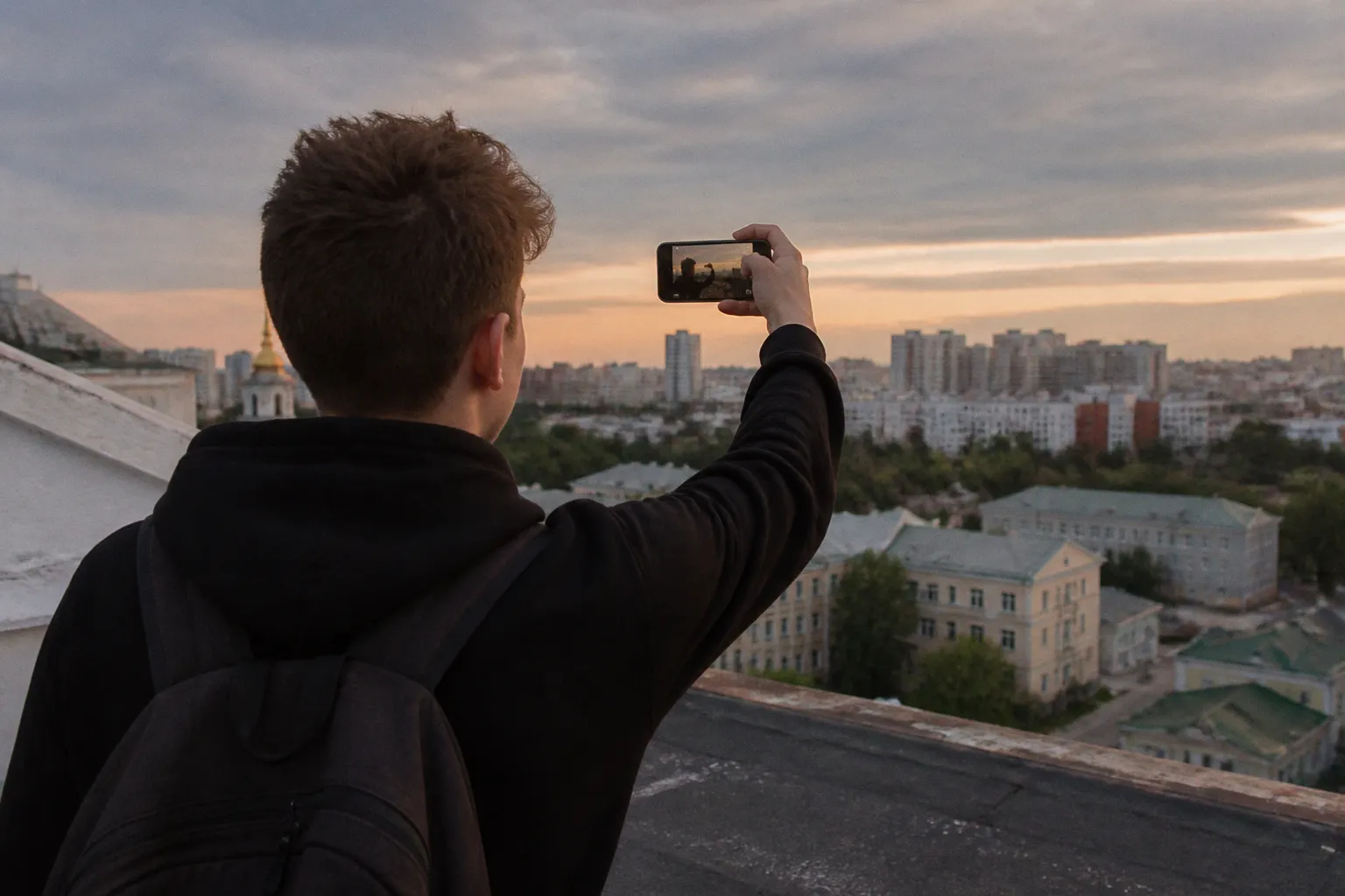 Риск ради лайков: почему подростки превращают опасные игры в контент для соцсетей